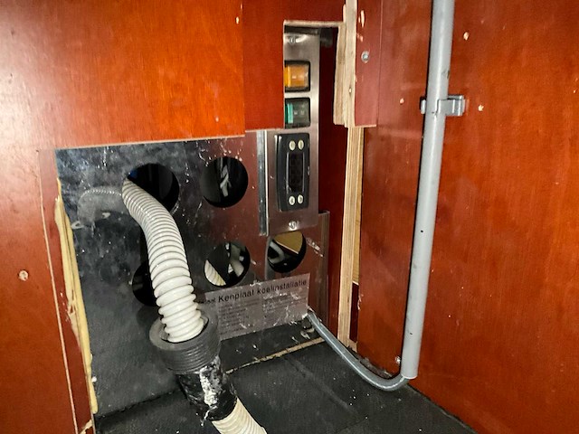 Koelvitrine voor presentatie o.a. gebak, koude producten - afbeelding 7 van  9