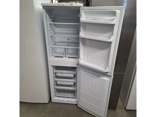 Koel/vries combinatie, indesit a+, cm02 - afbeelding 2 van  9
