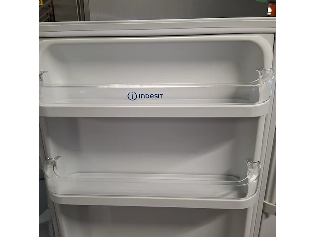 Koel/vries combinatie, indesit a+, cm02 - afbeelding 3 van  9