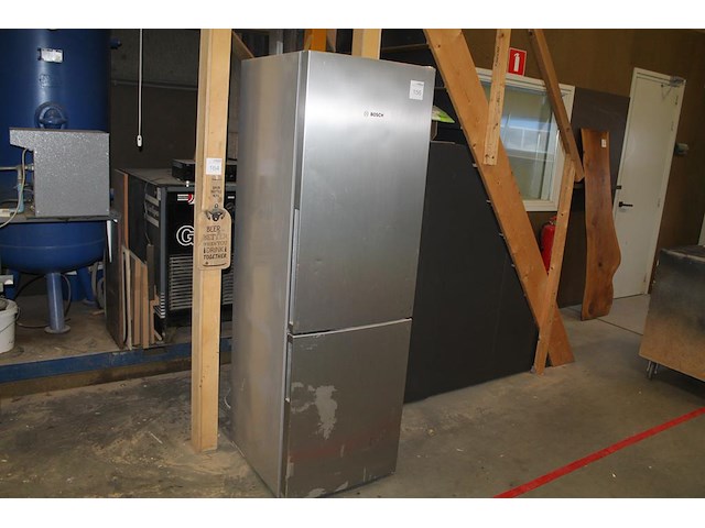 Koelvriescombinatie bosch fd9108. afmeting 60 x 63 x 186 cm. - afbeelding 1 van  3