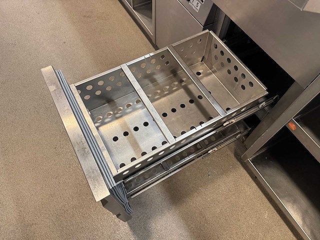 Koelwerkbank en saladettelijn (c) - afbeelding 5 van  18