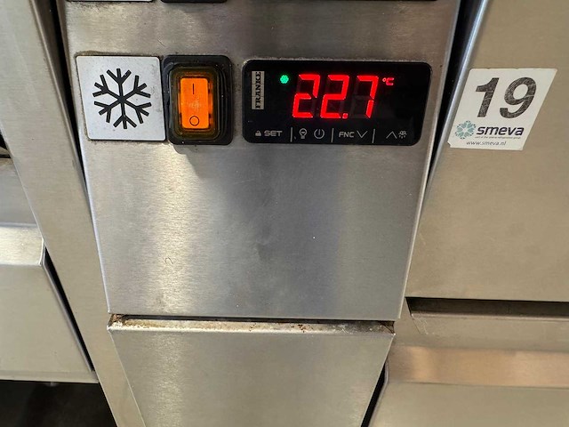 Koelwerkbank en saladettelijn (c) - afbeelding 10 van  18