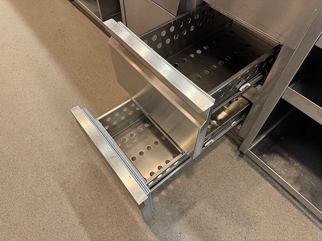 Koelwerkbank en saladettelijn (c) - afbeelding 15 van  18