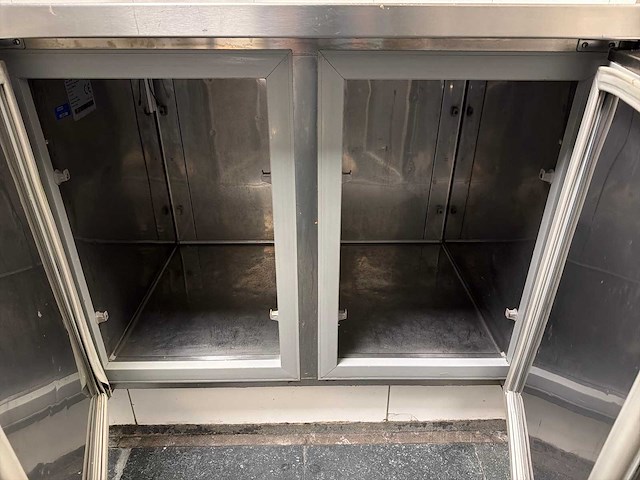 Koelwerkbank inclusief dubbeldeurs koeling / wasbak - afbeelding 4 van  5