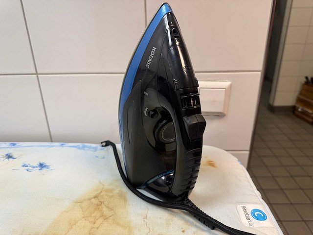 Koenic - strijkijzer met plank - afbeelding 3 van  3