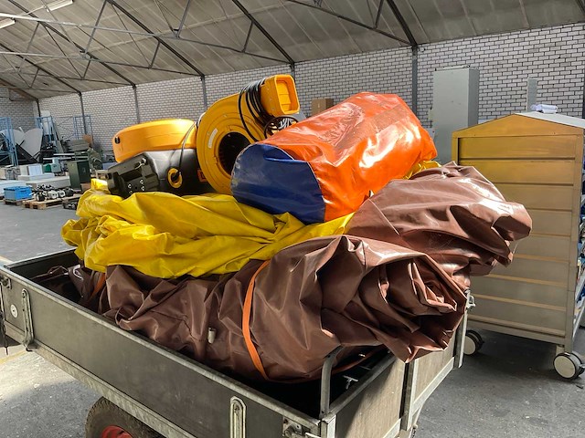 Koepel tent 10 x 10 x 6 meter, opblaasbaar, 2 nieuwe blowers, in-ritsbare zijpanelen - afbeelding 12 van  12