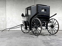 Koets berline klassieke paardenkoets - afbeelding 15 van  34