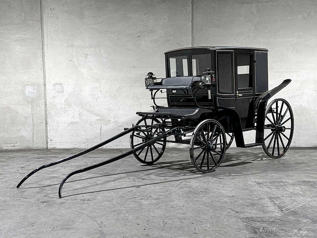 Koets berline klassieke paardenkoets - afbeelding 12 van  34