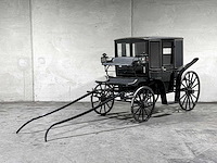 Koets berline klassieke paardenkoets - afbeelding 29 van  34