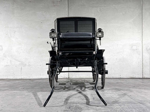 Koets berline klassieke paardenkoets - afbeelding 34 van  34