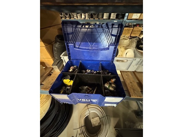 Koffer met ca. 100x perskoppeling - afbeelding 1 van  3