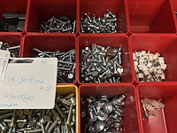 Koffer met diverse schroeven en klemmen - afbeelding 6 van  6