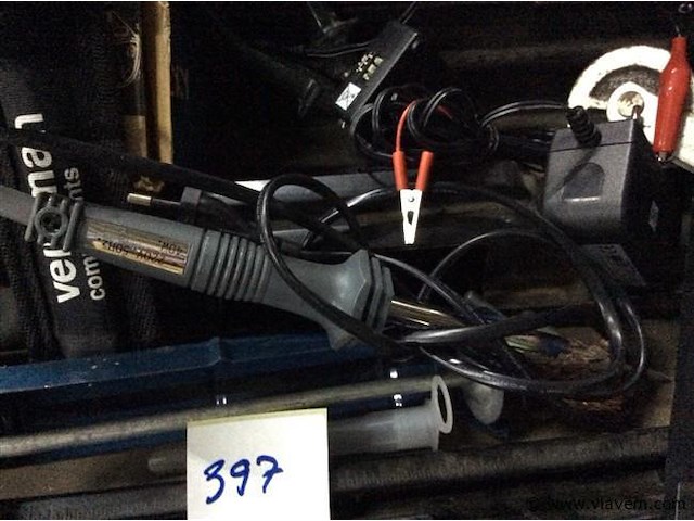 Koffer met inhoud - afbeelding 3 van  3