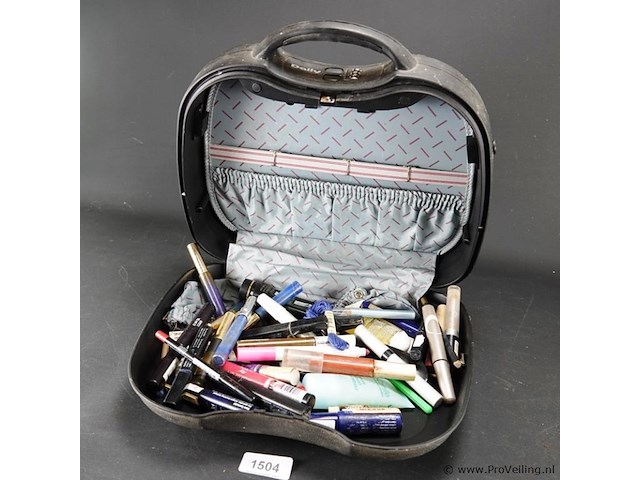 Koffer met make-up - afbeelding 1 van  5