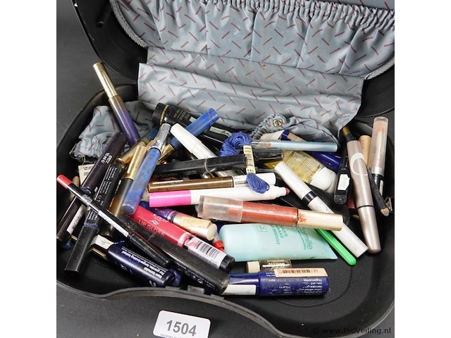 Koffer met make-up - afbeelding 3 van  5