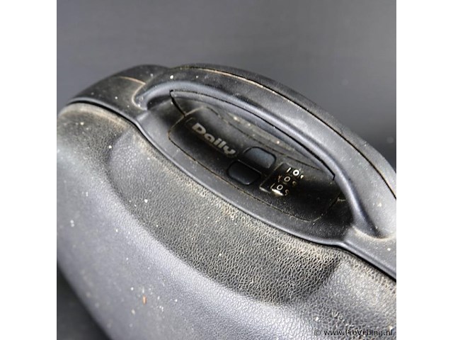 Koffer met make-up - afbeelding 5 van  5