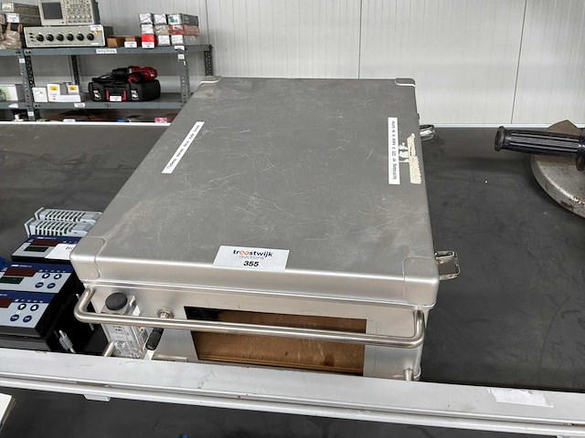 Koffer met pneumatische motor - afbeelding 1 van  5