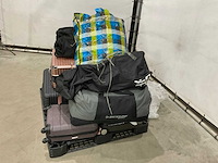 Koffers en weekend tassen met onbekende inhoud - afbeelding 5 van  5