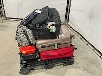 Koffers en weekend tassen met onbekende inhoud - afbeelding 5 van  5