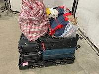 Koffers en weekend tassen met onbekende inhoud - afbeelding 5 van  5