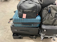 Koffers en weekendtassen met onbekende inhoud - afbeelding 6 van  6