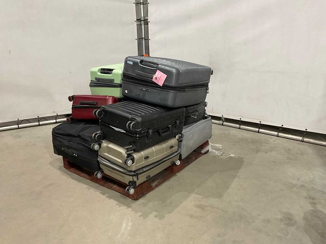 Koffers met onbekende inhoud - afbeelding 1 van  5