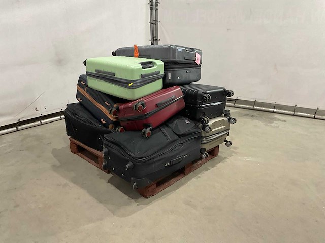 Koffers met onbekende inhoud - afbeelding 2 van  5