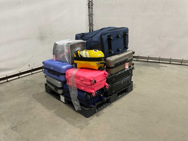 Koffers met onbekende inhoud - afbeelding 2 van  5