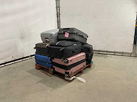 Koffers met onbekende inhoud - afbeelding 1 van  5