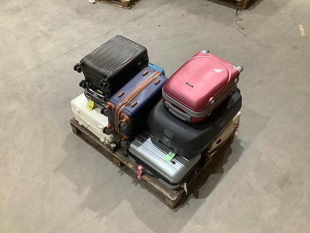 Koffers met onbekende inhoud - afbeelding 2 van  3