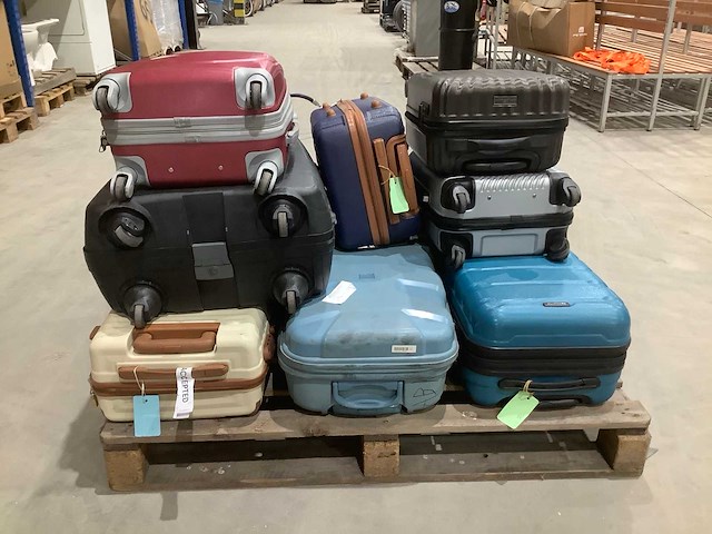 Koffers met onbekende inhoud - afbeelding 3 van  3