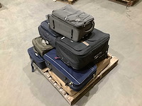 Koffers met onbekende inhoud - afbeelding 1 van  3