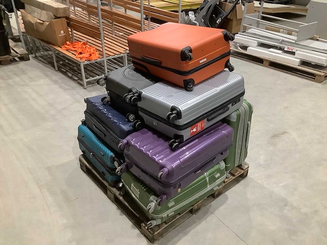 Koffers met onbekende inhoud - afbeelding 2 van  3