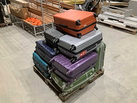 Koffers met onbekende inhoud - afbeelding 2 van  3