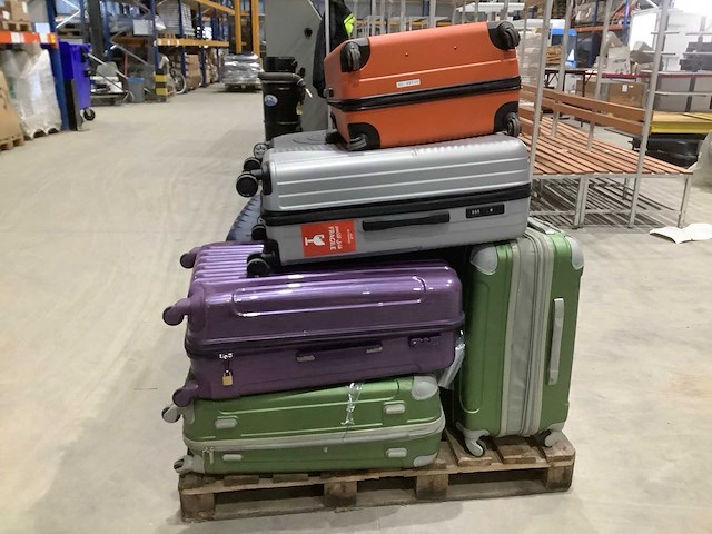 Koffers met onbekende inhoud - afbeelding 3 van  3