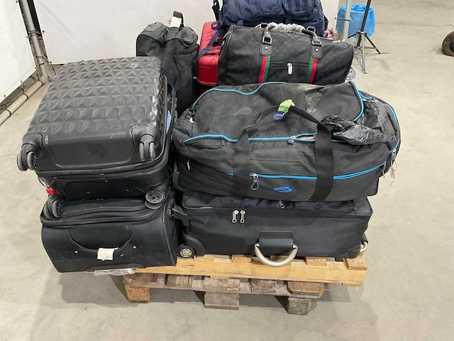 Koffers met onbekende inhoud - afbeelding 4 van  5