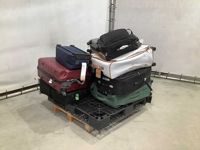 Koffers met onbekende inhoud - afbeelding 2 van  5