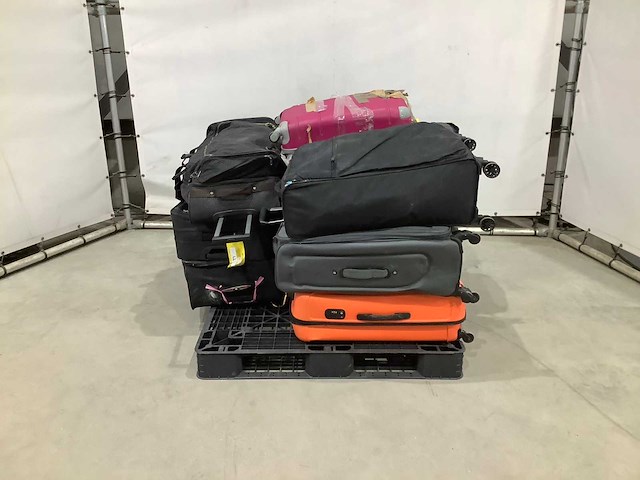 Koffers met onbekende inhoud - afbeelding 3 van  5