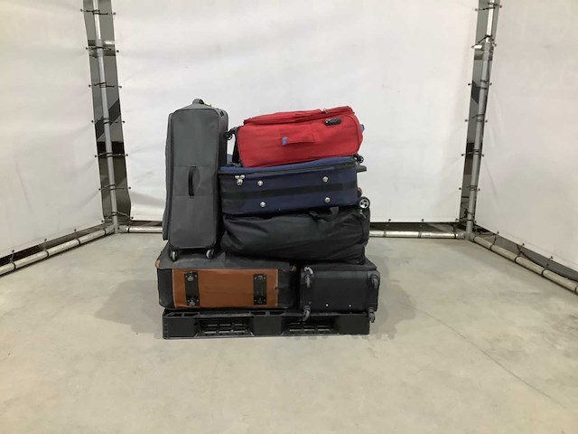 Koffers met onbekende inhoud - afbeelding 3 van  5