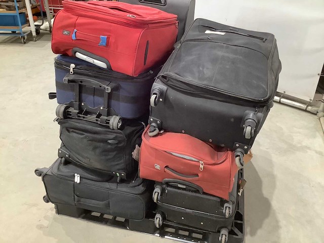 Koffers met onbekende inhoud - afbeelding 4 van  5