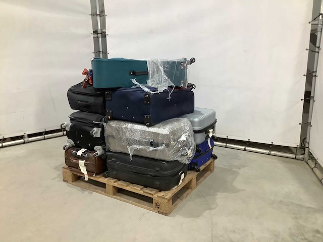 Koffers met onbekende inhoud - afbeelding 1 van  5