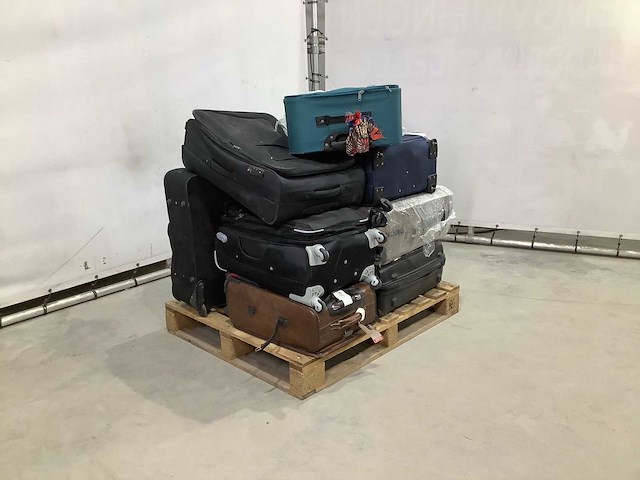 Koffers met onbekende inhoud - afbeelding 2 van  5