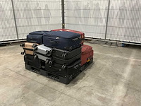 Koffers met onbekende inhoud - afbeelding 1 van  6