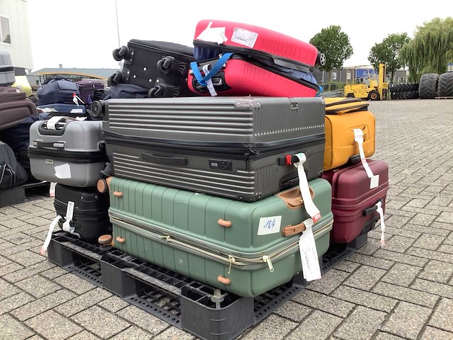 Koffers met onbekende inhoud - afbeelding 5 van  5