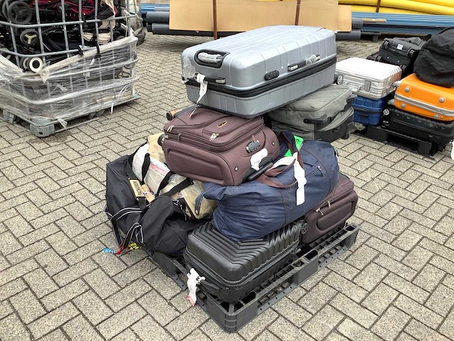 Koffers met onbekende inhoud - afbeelding 1 van  4