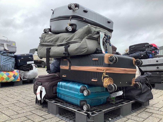 Koffers met onbekende inhoud - afbeelding 4 van  4