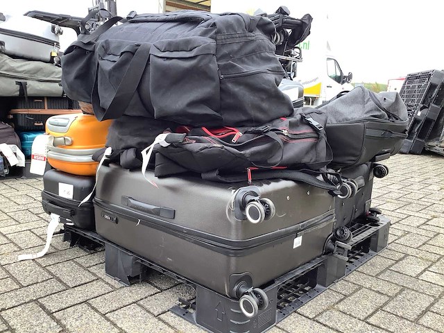 Koffers met onbekende inhoud - afbeelding 5 van  6