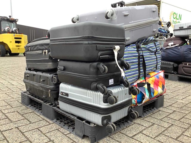 Koffers met onbekende inhoud - afbeelding 5 van  6