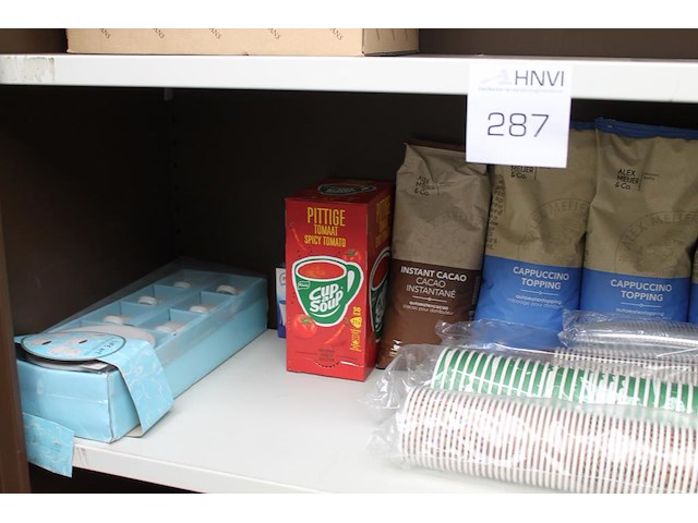 Koffie- en thee-producten o op schap w.o. soep, cacao, topping, thee en koffie. - afbeelding 3 van  3