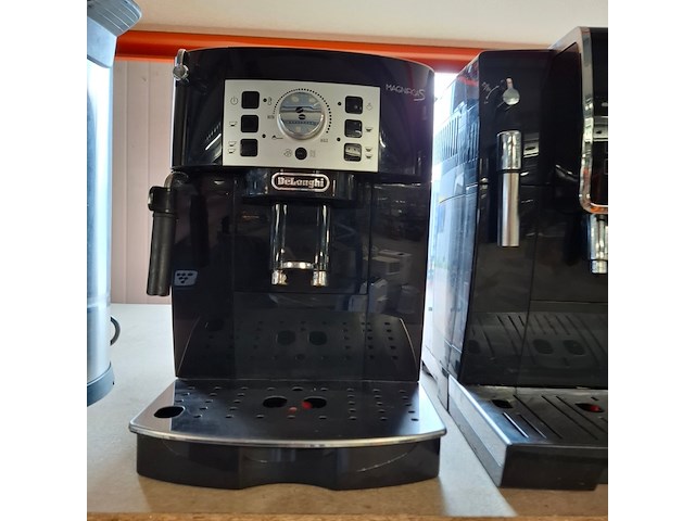 Koffie machines, o.a. delonghi, metro, siemens, philips - afbeelding 24 van  25
